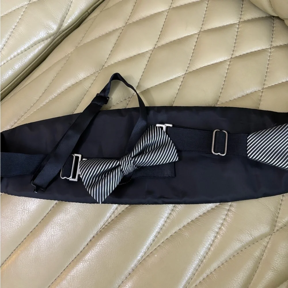 Black & Silver Men's Cummerbund & Bow Tie Set - used just once on a cruise. - Picture 3 of 6